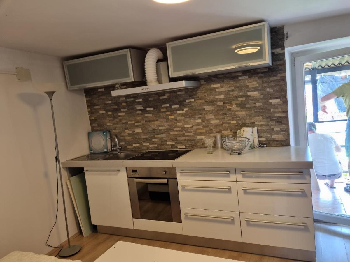 Appartamento Caci Črni Kal Esterno foto